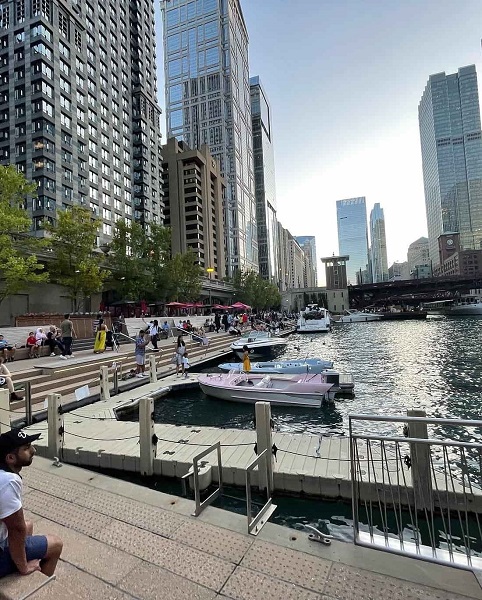 Chicago Riverwalk boat tour