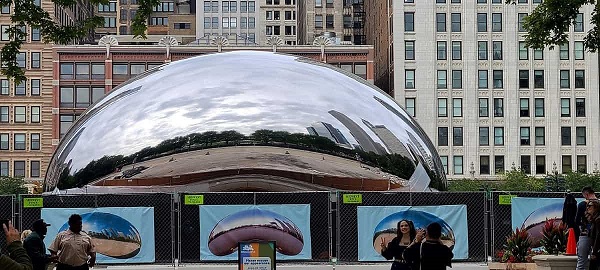 Cloud gate in millennium park