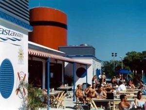 Castaways bar & grill chicago